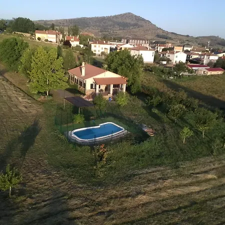 La Casa De La Parcela Ferienhaus Piedrahíta