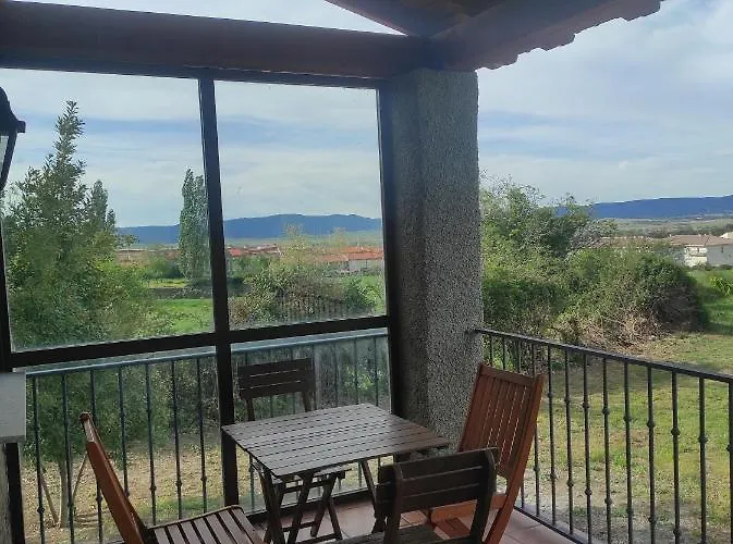 La Casa De La Parcela Nyaraló