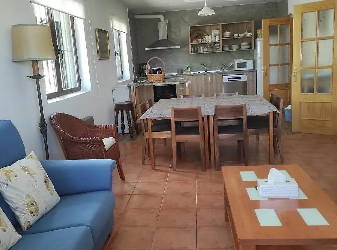 Nyaraló La Casa De La Parcela *